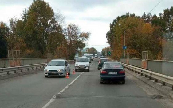 Хмельницкие патрульные задержали нарушителя, который скрылся с места аварии